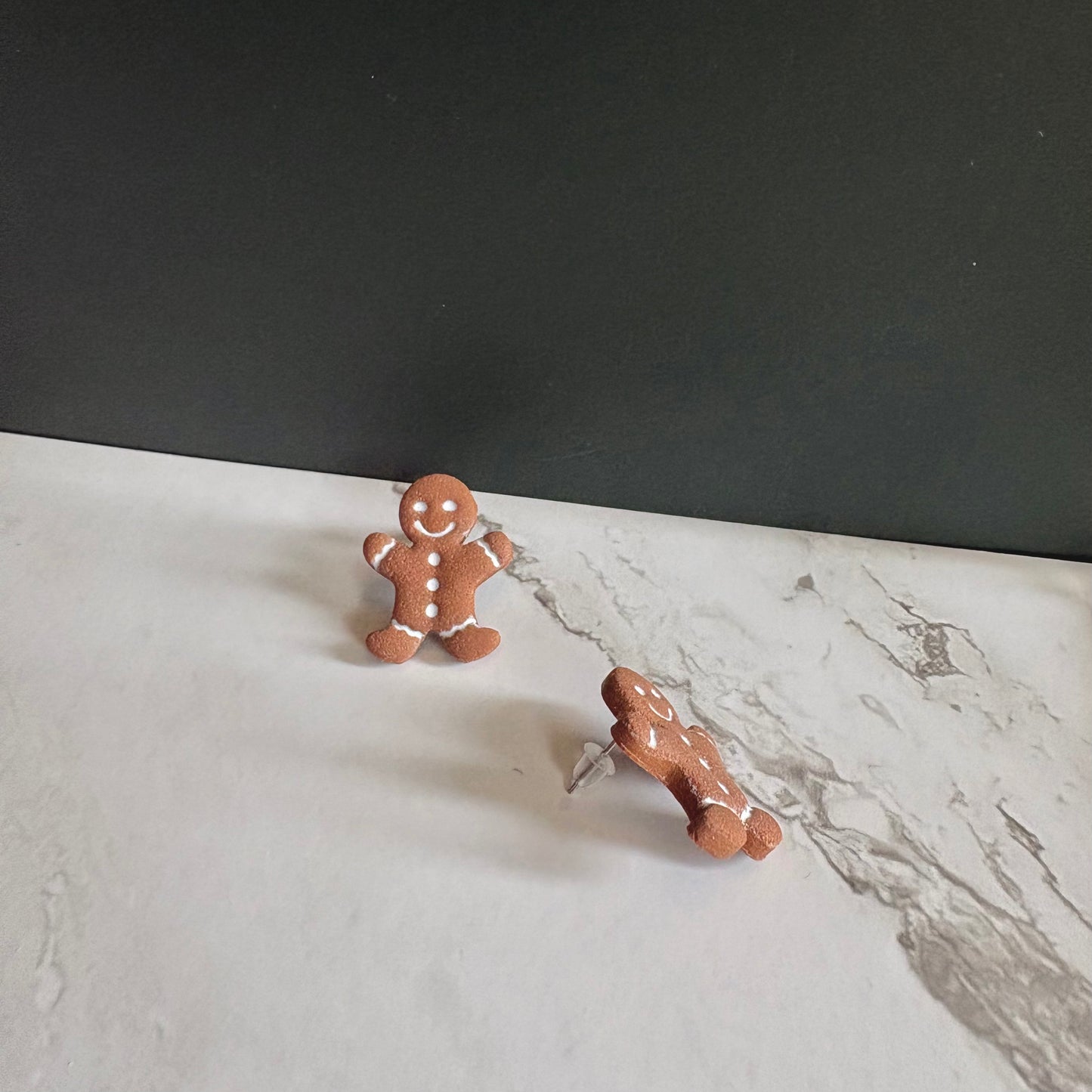 Gingerbread studs
