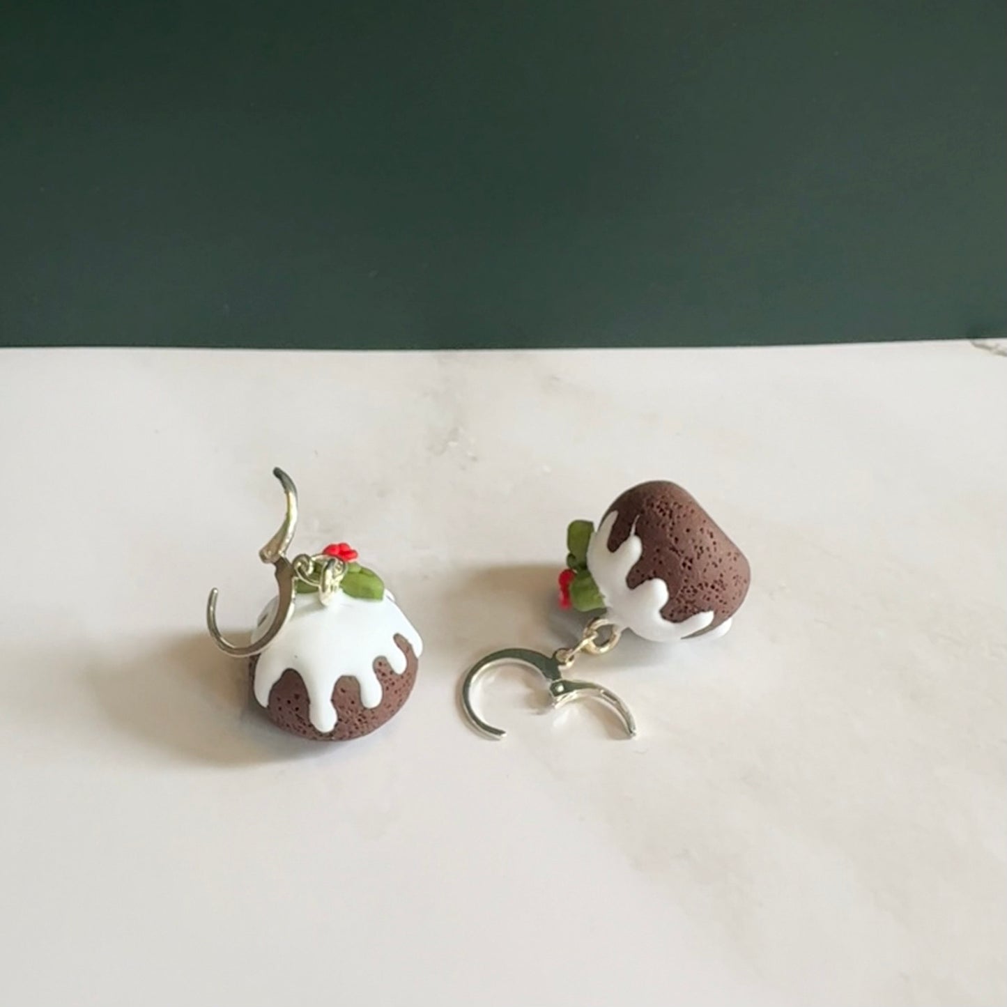 3D Christmas pudding huggies