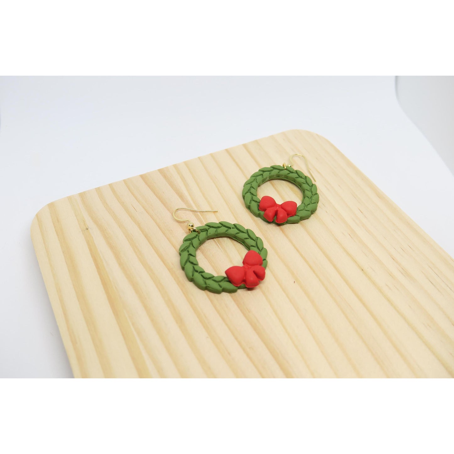 Wreath dangles