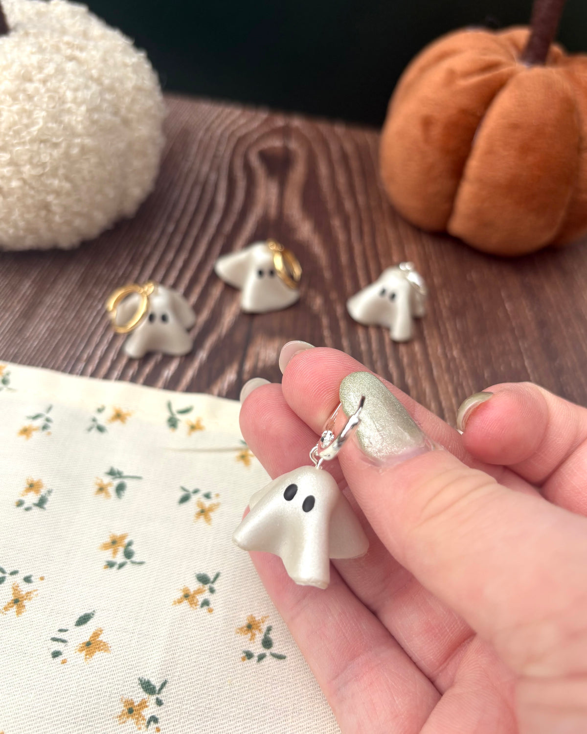 3D pearl ghosties