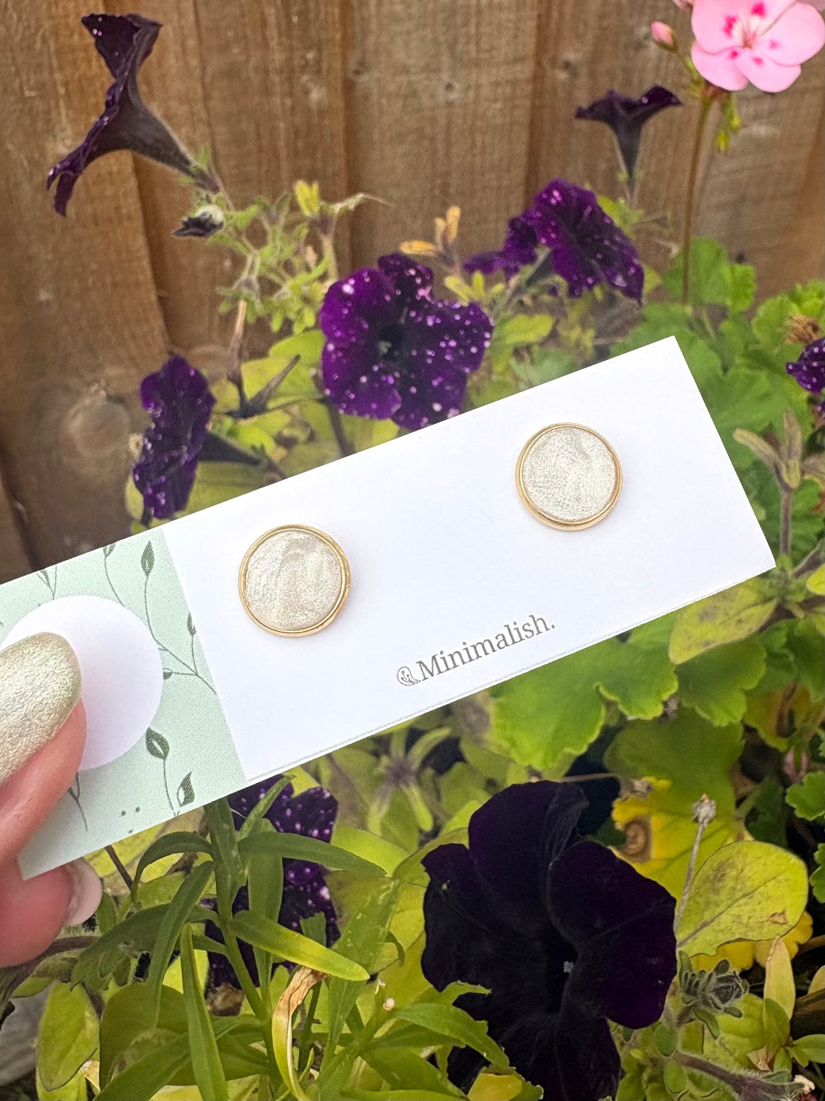 Pearl cabochon effect studs