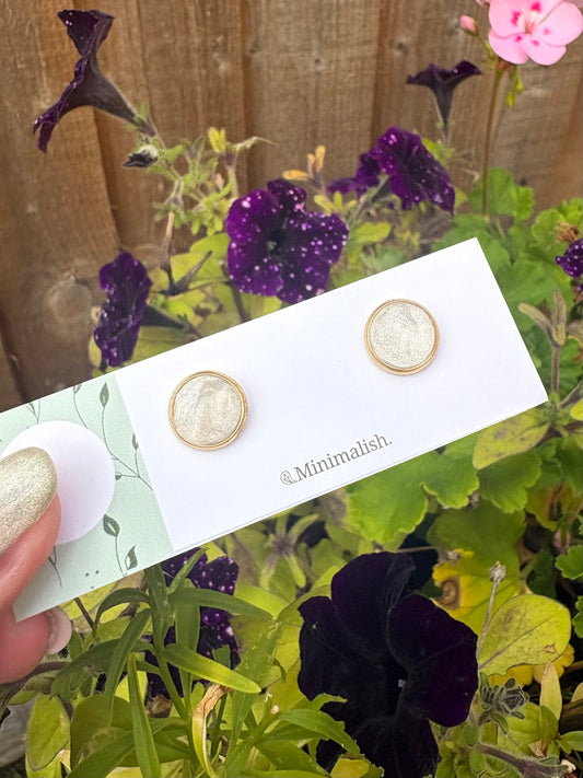 Pearl cabochon effect studs