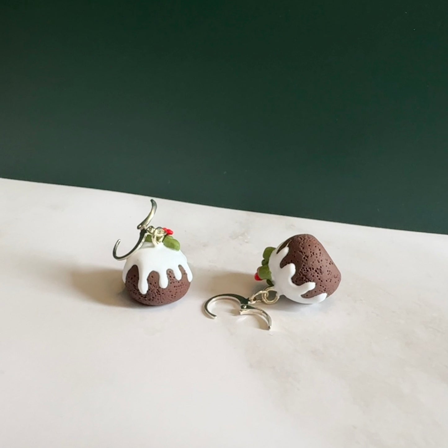 3D Christmas pudding huggies