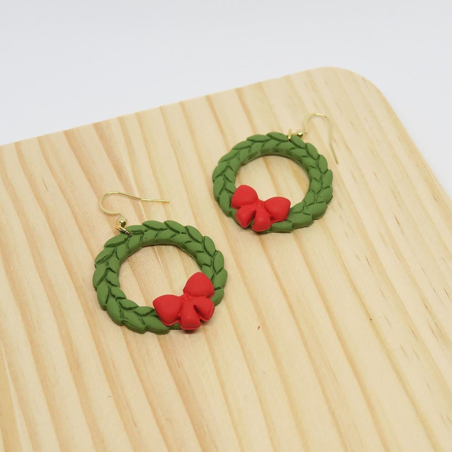 Wreath dangles